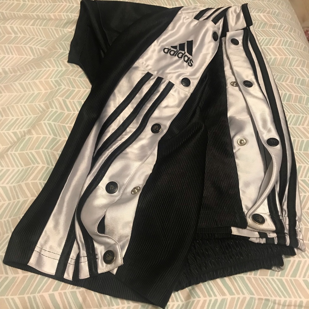 Addis’s pants